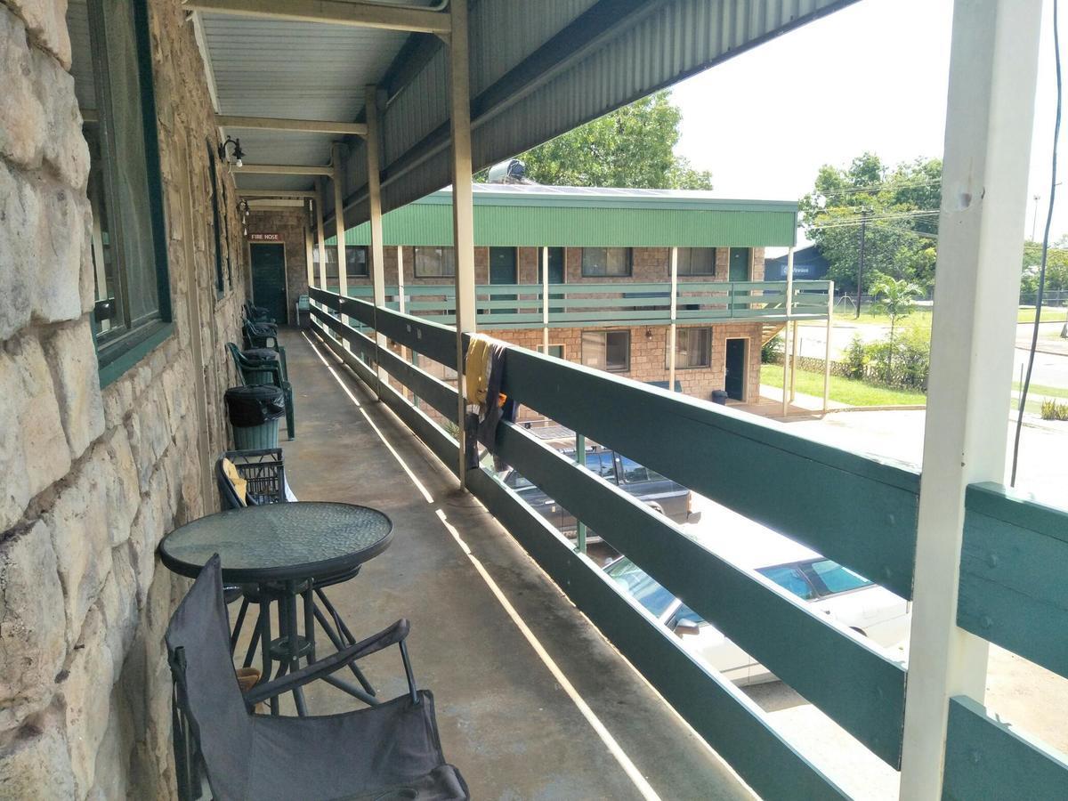 A Pousada Palm Court Backpackers Katherine Exterior foto