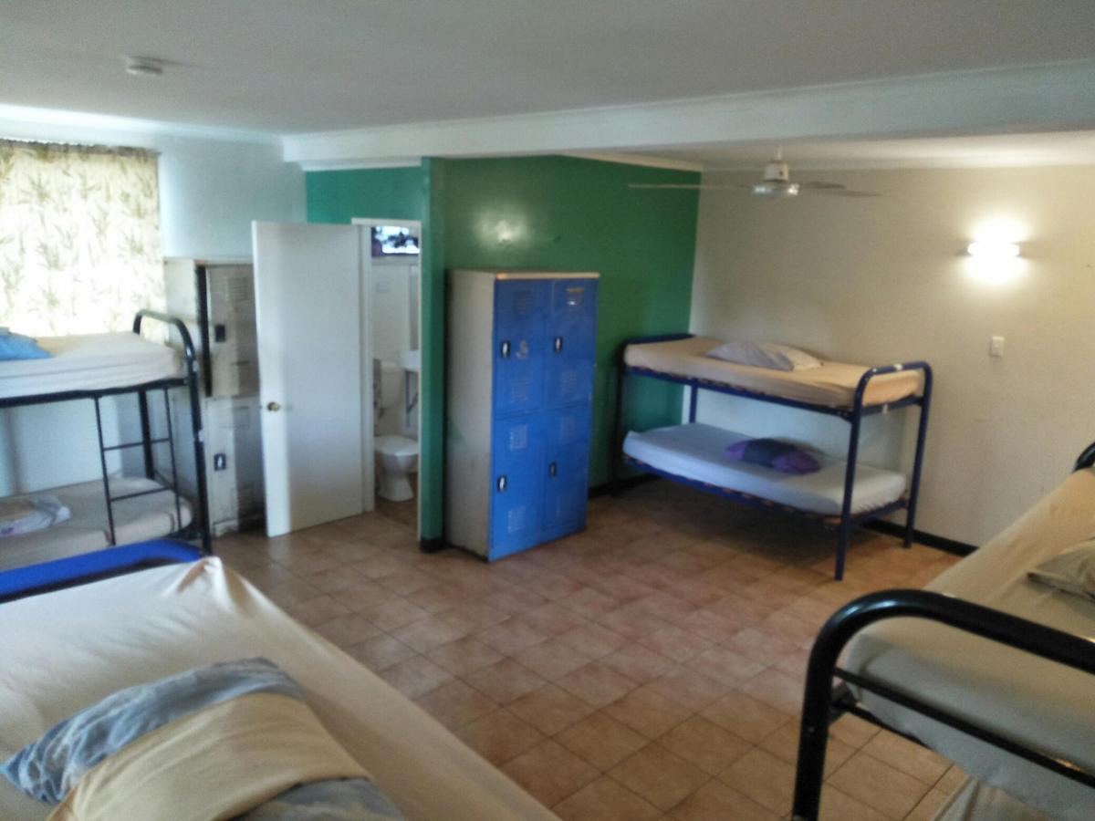 A Pousada Palm Court Backpackers Katherine Exterior foto