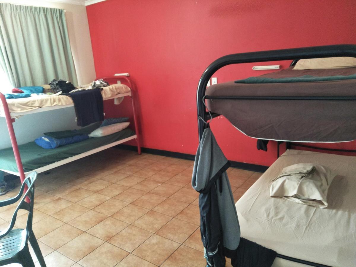 A Pousada Palm Court Backpackers Katherine Exterior foto