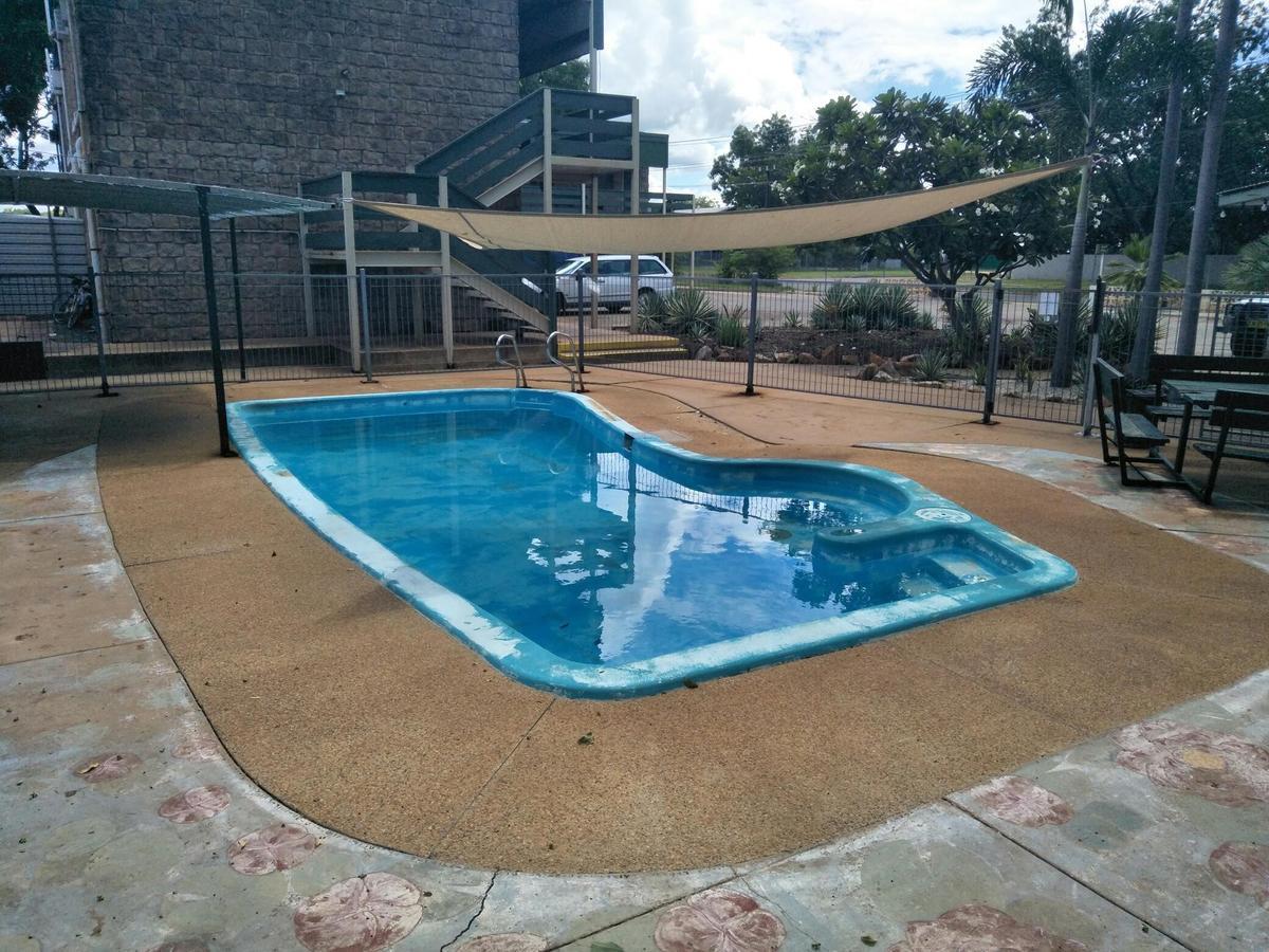 A Pousada Palm Court Backpackers Katherine Exterior foto