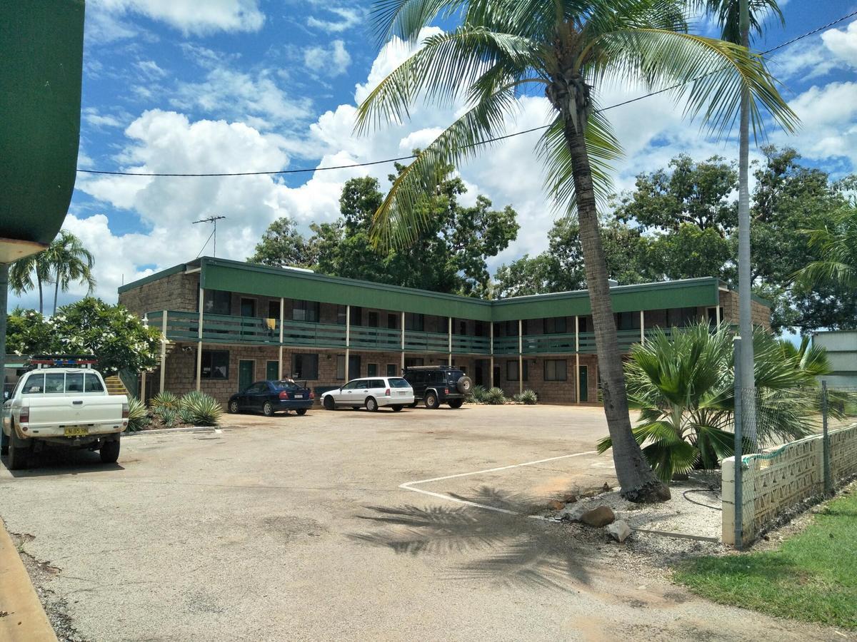 A Pousada Palm Court Backpackers Katherine Exterior foto