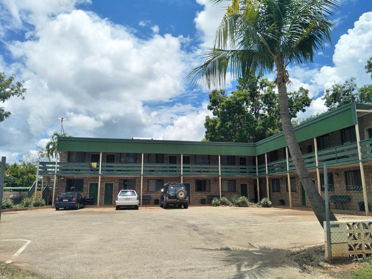 A Pousada Palm Court Backpackers Katherine Exterior foto