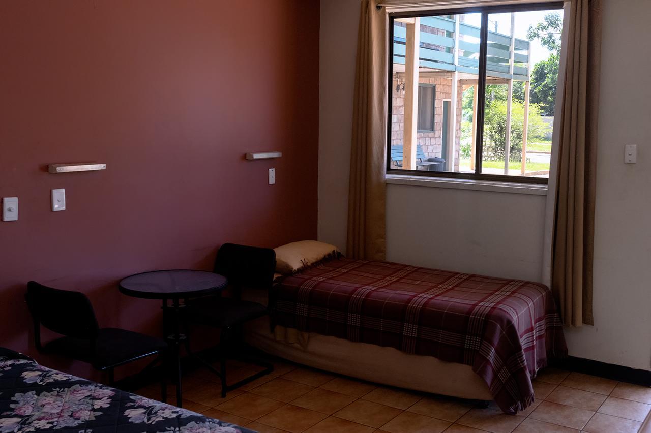 A Pousada Palm Court Backpackers Katherine Exterior foto