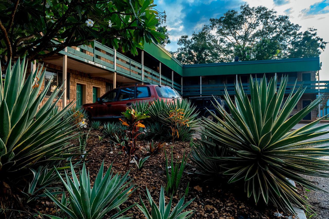 A Pousada Palm Court Backpackers Katherine Exterior foto