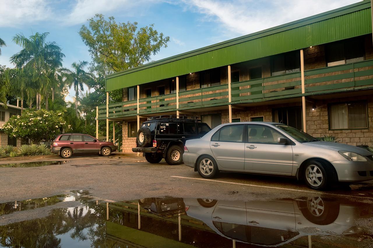 A Pousada Palm Court Backpackers Katherine Exterior foto